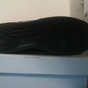 Black Air Force- 01 '07 US Size 9 Mens